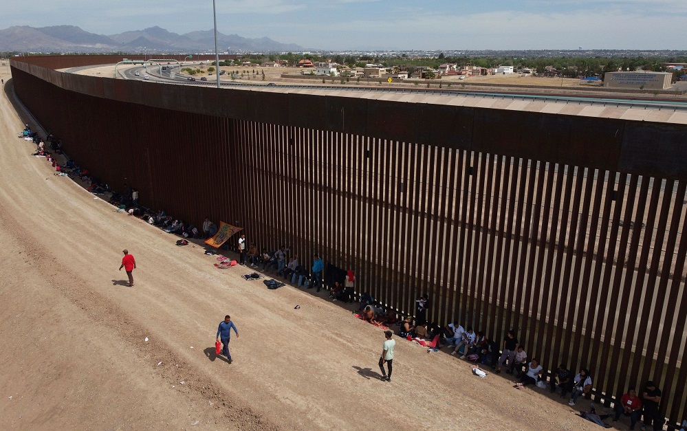 SHBA mbyll kufirin me Meksiken per emigrantet e paligjshem